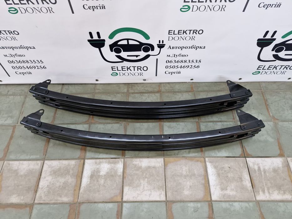 Абсорбер підсилювач переднього бампера Nissan Leaf 18-24 р.