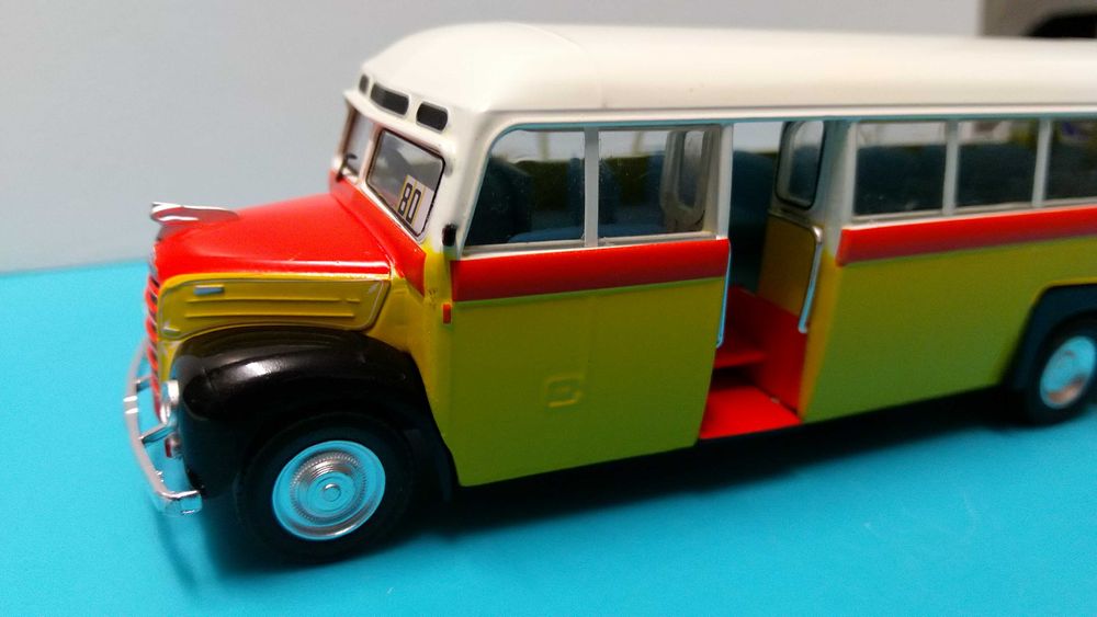 Ford Thames ET7 Bus LaValetta-Malta: Miniatura Hachette/IXO esc 1/43