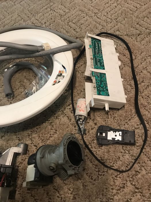 Стиральная машина Indesit W105TX на запчасти