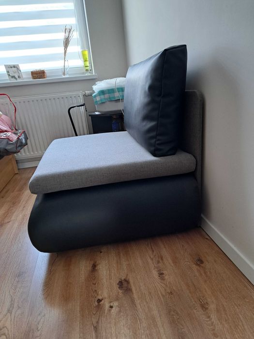 Jednoosobowa sofa z funkcją spania