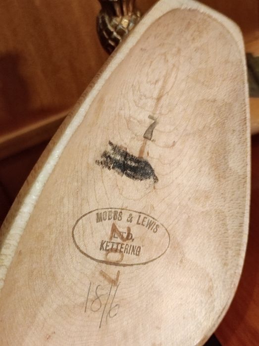 Antigas formas de sapatos em madeira