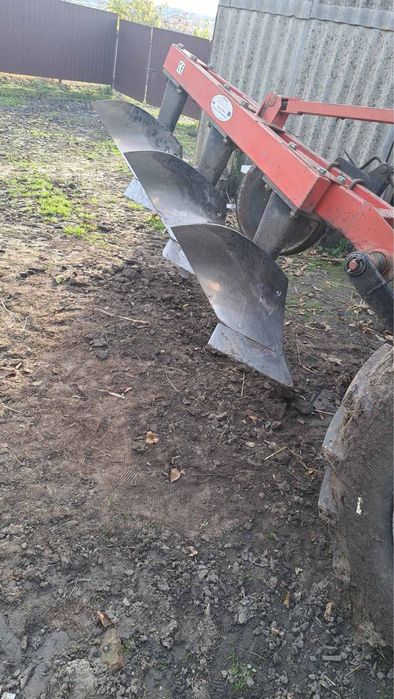 Продам польський плуг Demarol 3.25