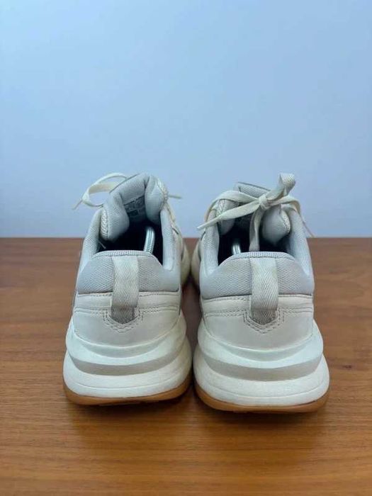 Sneakersy Under Armour Charged beżowe kremowe dad shoes 45 / 29 cm