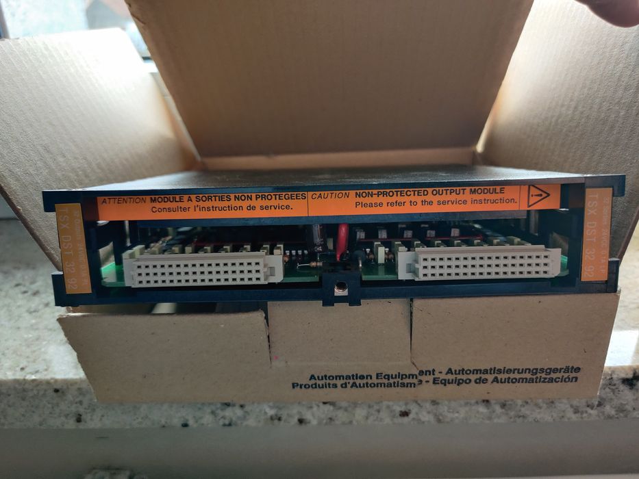 Moduł wyjść DO Schneider TSX DST3292 1 szt.