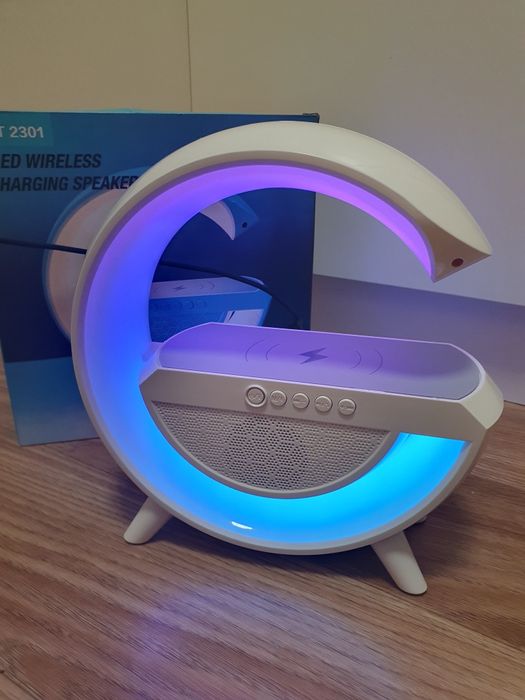 Нічник-бездротовий зарядний пристрій та Bluetooth колонка 3в1 з RGB