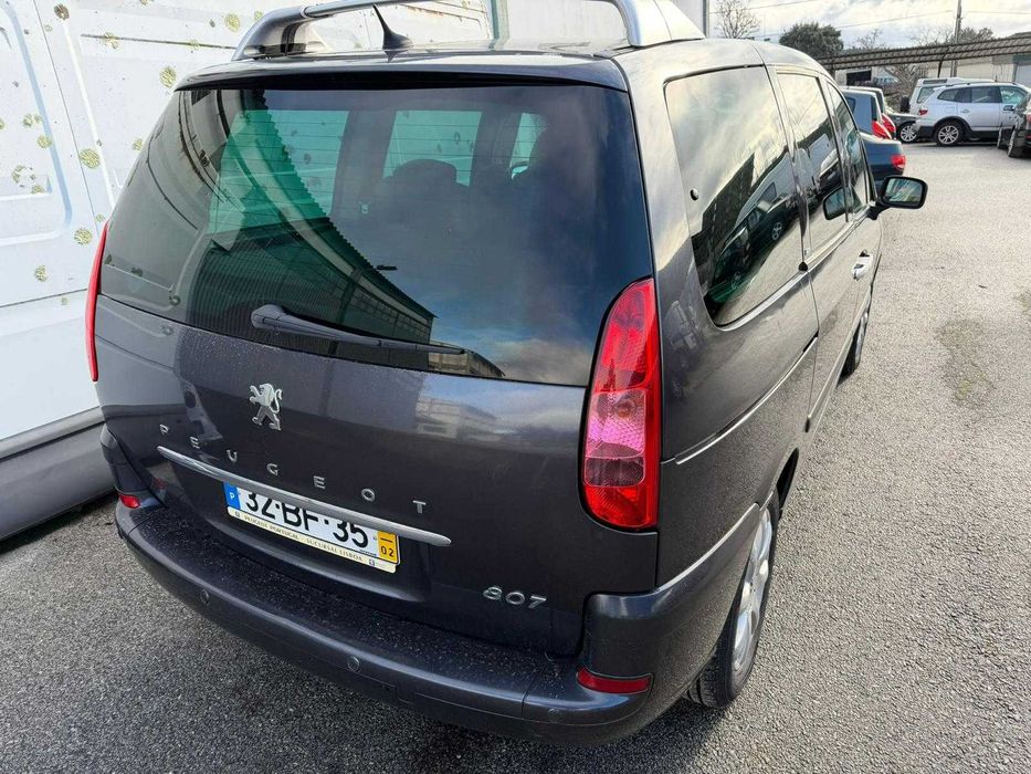 Peugeot — 2006 | 114.547 km | Gasóleo | 5.500 €