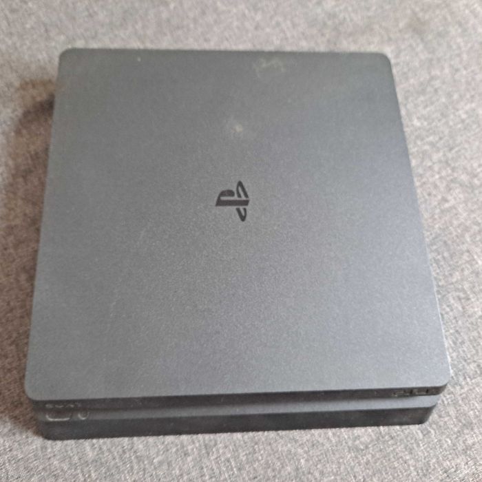 PS4+8gier+2pady o wartosci rynkowej 2000zl za 1199