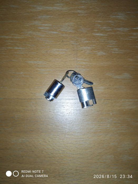 ## Cadeado para telefone fixo de disco (retro) ##