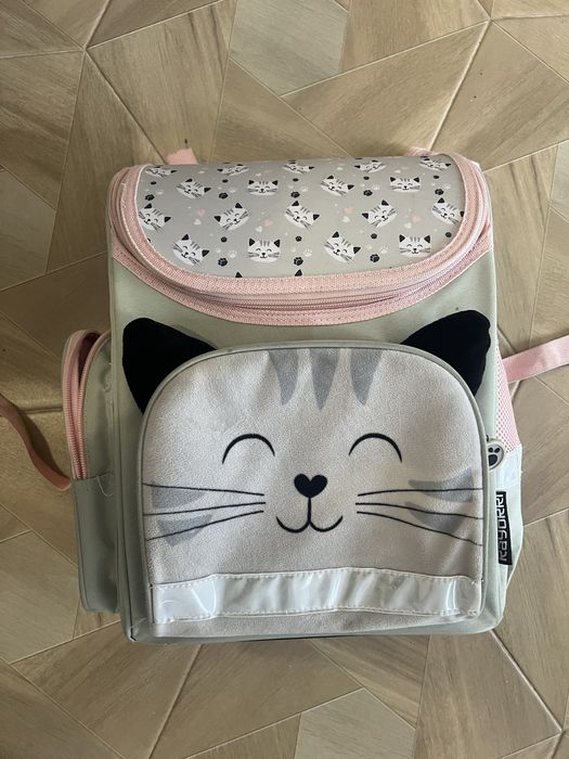 Дитячий портфель, ранець, рюкзак.