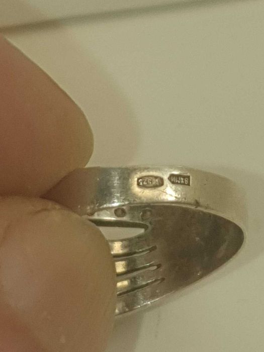 Продам  кольцо  серебро  925*