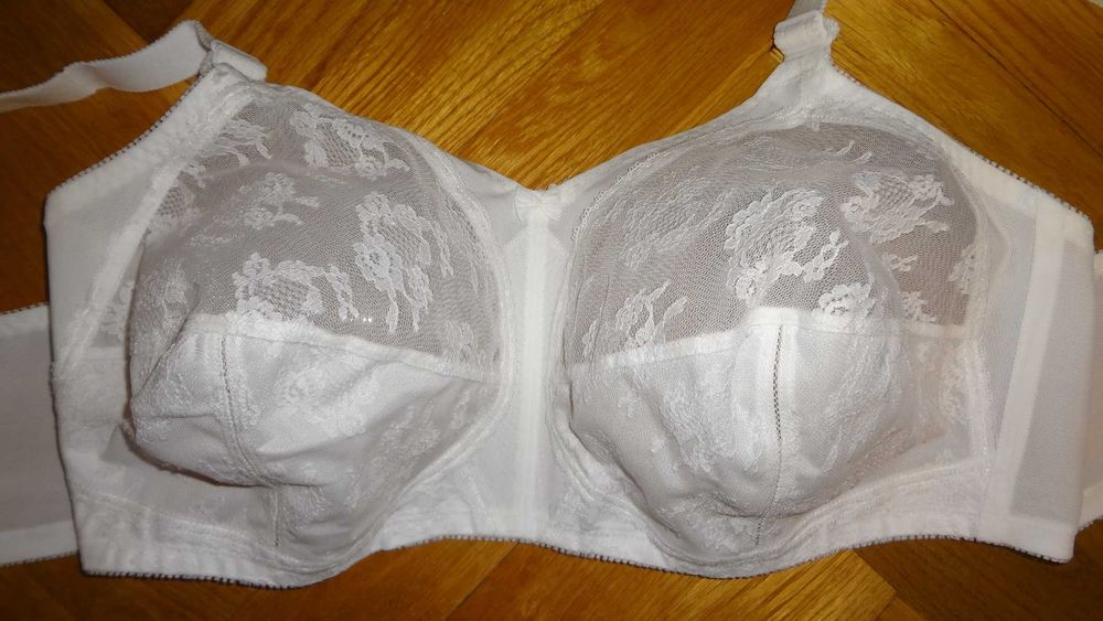 Biustonosz Triumph Doreen  110H nowy bez fiszbin