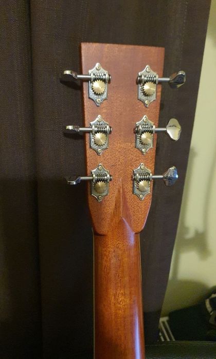 Larrivee D-50Е Traditional (не Martin, Taylor, Gibson, Guild, PRS)