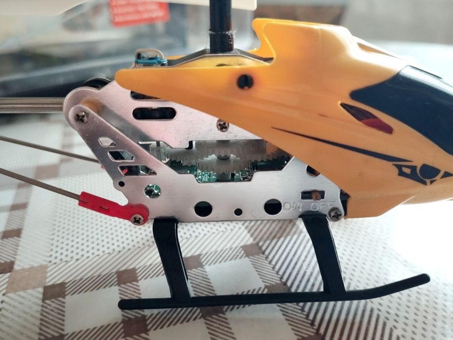 Гвинтокрил на радіо керуванні.