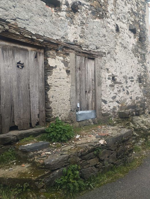 Casa de arrumos em pedra