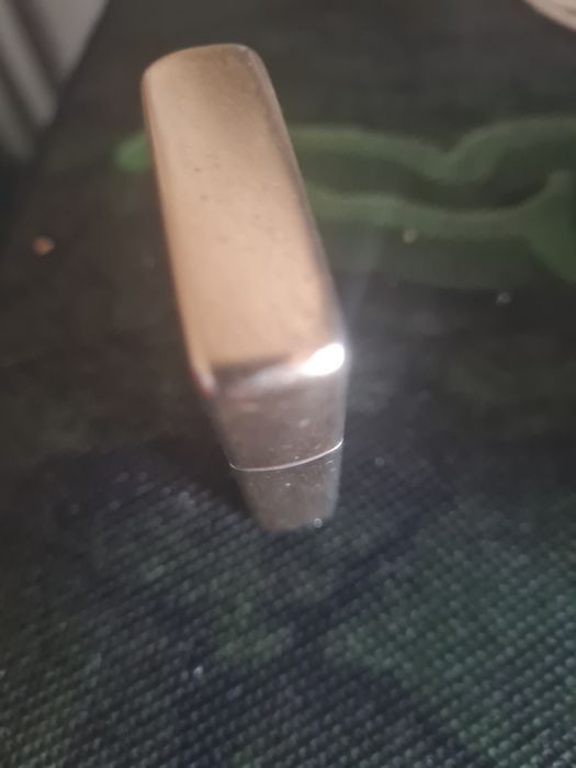 Isqueiro zippo dourado