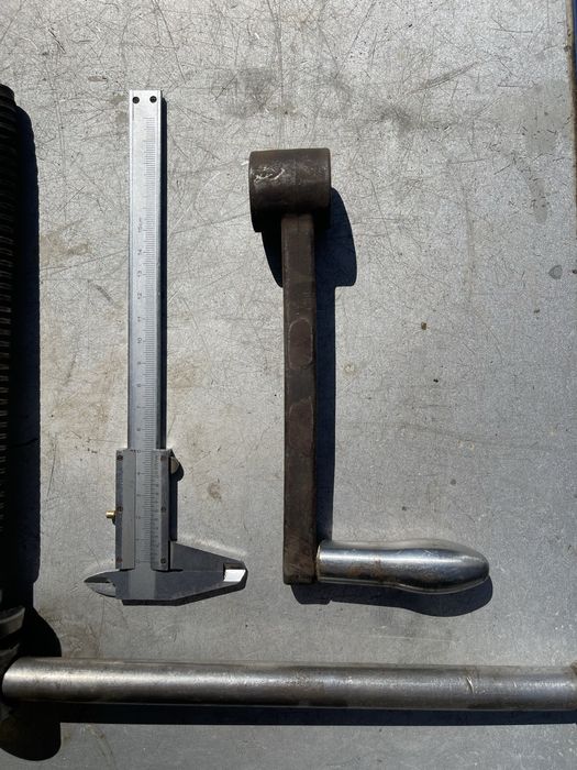 Винты для слесарных тисков