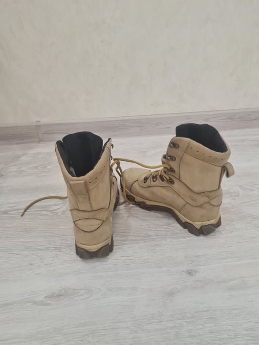 Продам жіночі  берци