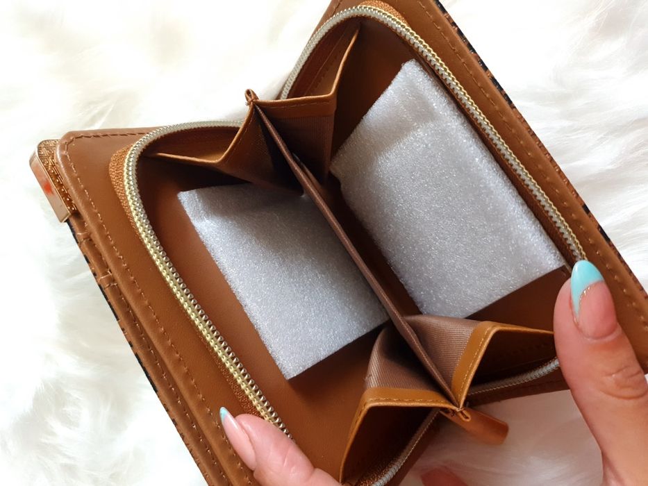 Porta moedas castanho