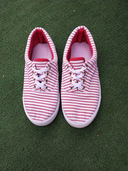 Tenisówki damskie.