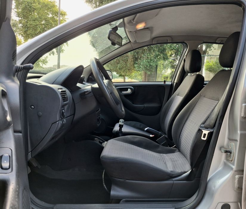 Opel Corsa C 1.2i 16v Nacional 05