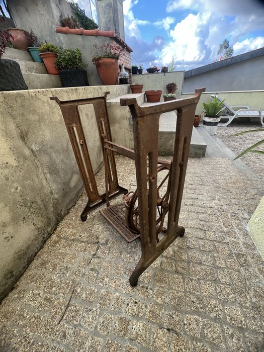 Estrutura de máquina de costura464832294017443841