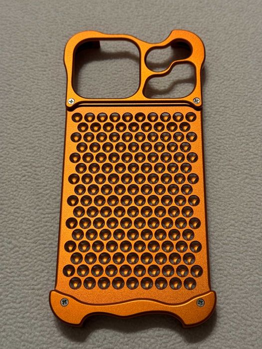 Obudowa metalowa Armor Mesh do iPhone 17 – Bestseller 2026