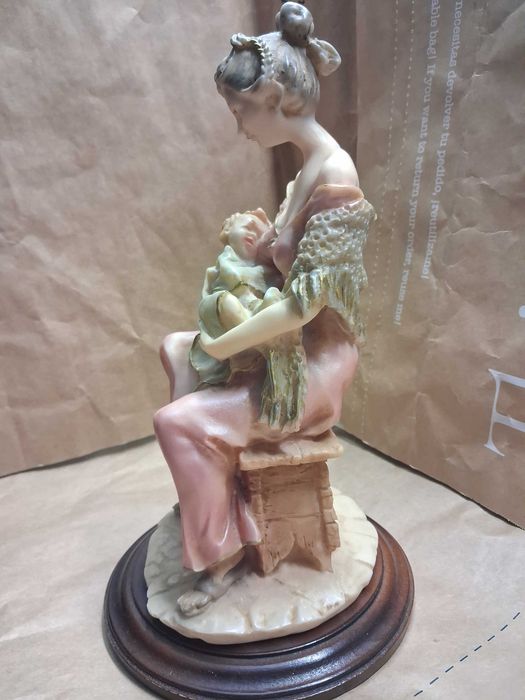 Estatueta - Mãe Pobre