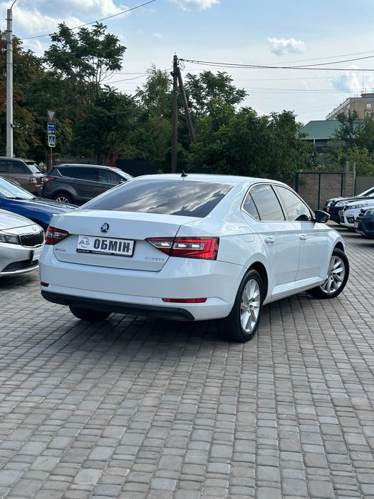 Продам Skoda Superb 2016 рік можлива розстрочка,кредит,обмін!