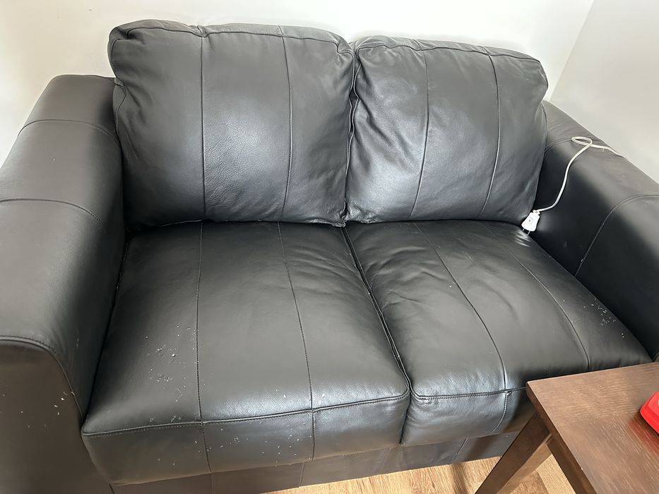 Sofa z ekoskory czarna.