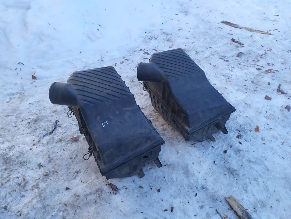 Корпус повітряного фільтра Пасат Б3 Volkswagen Passat B3 1.8