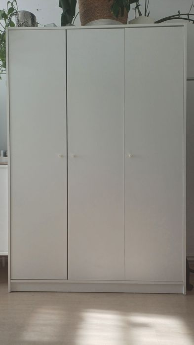 Szafa trzydrzwiowa ikea