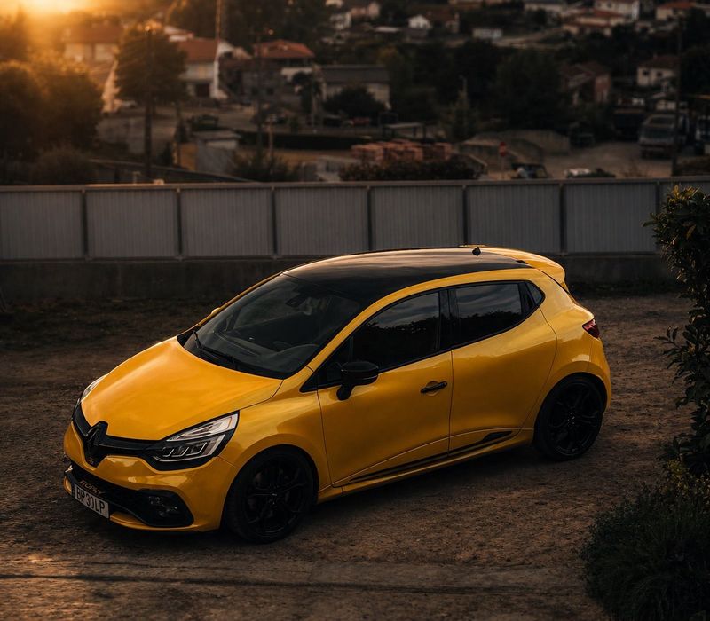 Renault Clio TCe 220 EDC R.S. Trophy