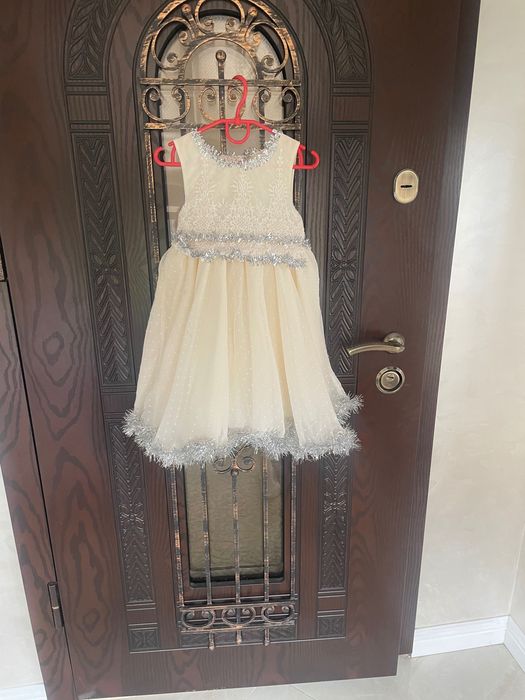 Продам плаття сніжинки