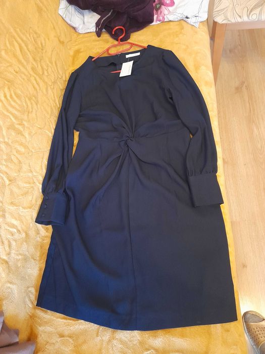 Sukienka z dlugim rekawem