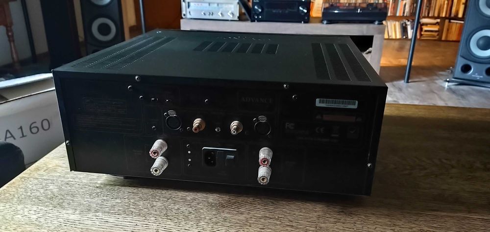 X-A 160 Advance Acoustic Paris