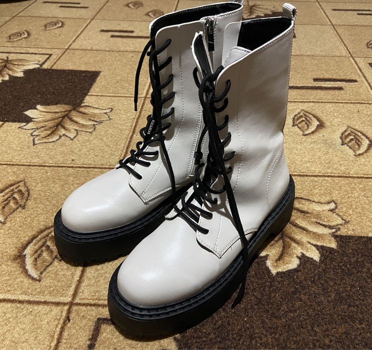 Високі черевики PULL & BEAR/ Ботинки