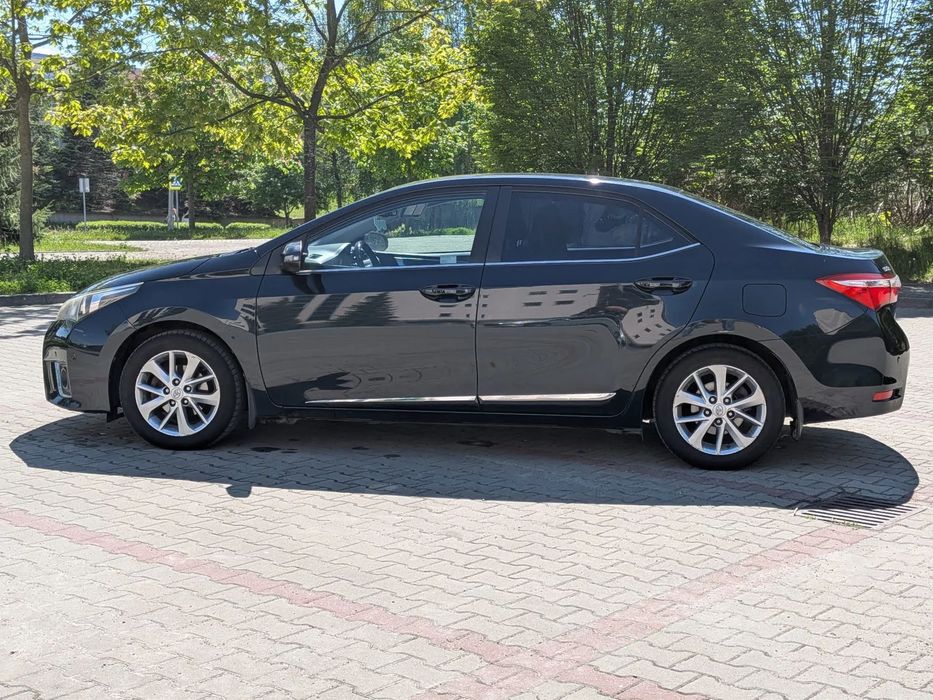 Toyota Corolla TOYOTA Corolla 1.6 Prestige | Sedan | Benzyna 132 KM + LPG | 2015 |