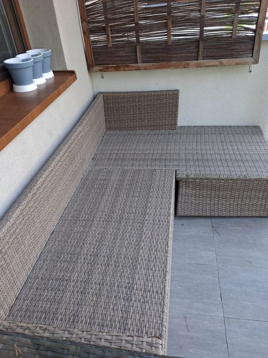 Naroznik na balkon plus stolik