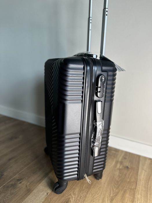 Nowa walizka kabinowa 55x35x25