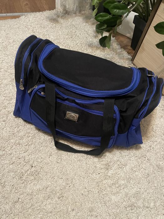 Продам сумку дорожню бу.