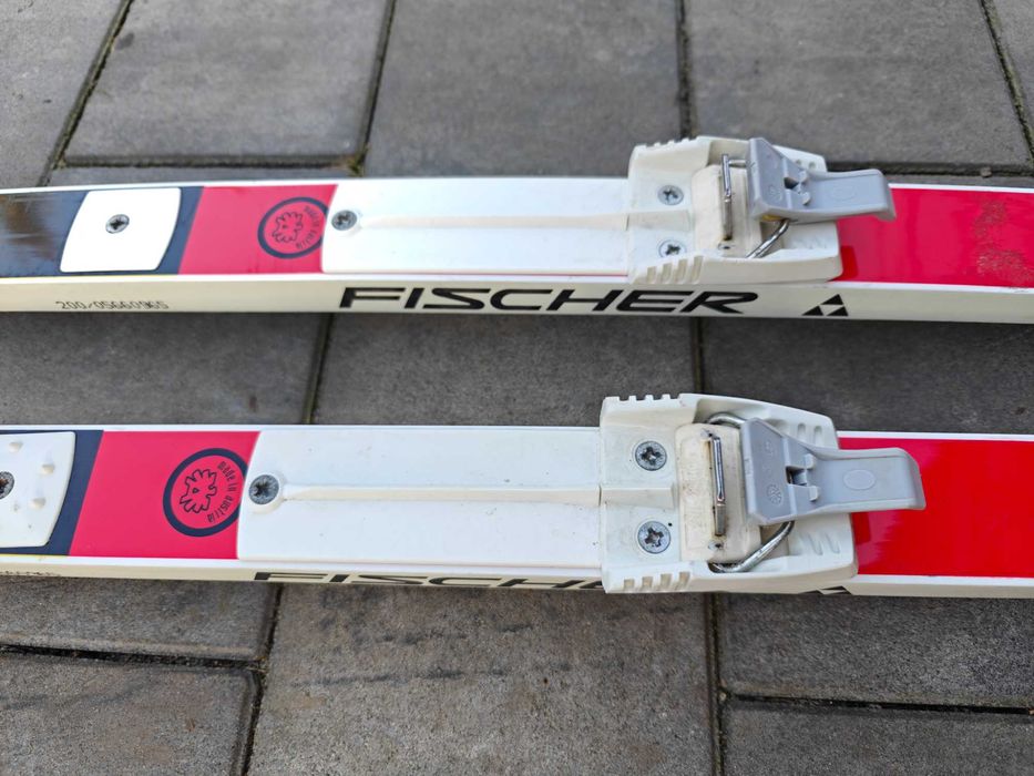 Biegówki. Narty biegowe Fischer plus kijki
