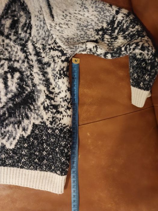 Sweter dla chłopca lub dziewczynki z motywem wilk