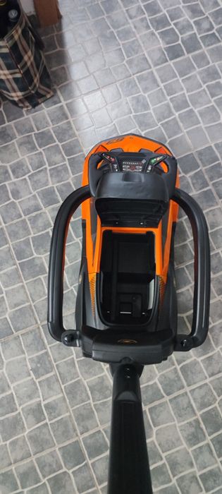 Carro bebé Lamborghini laranja impecável