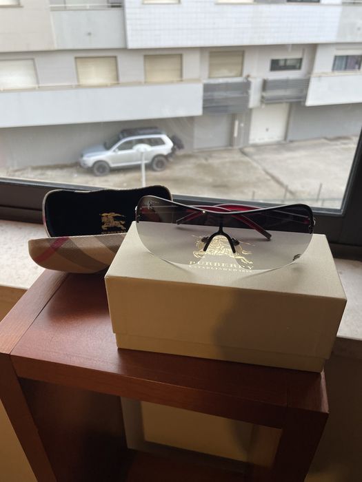 Óculos de sol Burberry – com caixa e acessórios