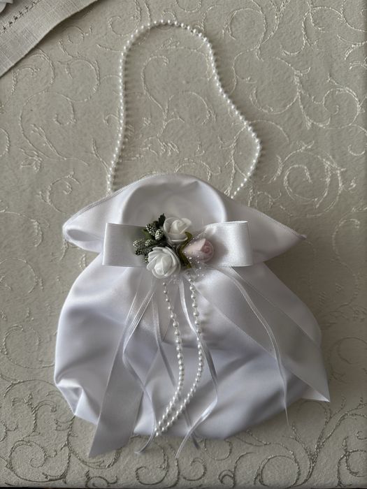 Biala torebka komunijna