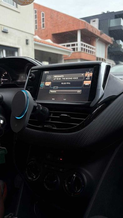 PEUGEOT 2008 1.2 PureTech 82 style(2015)