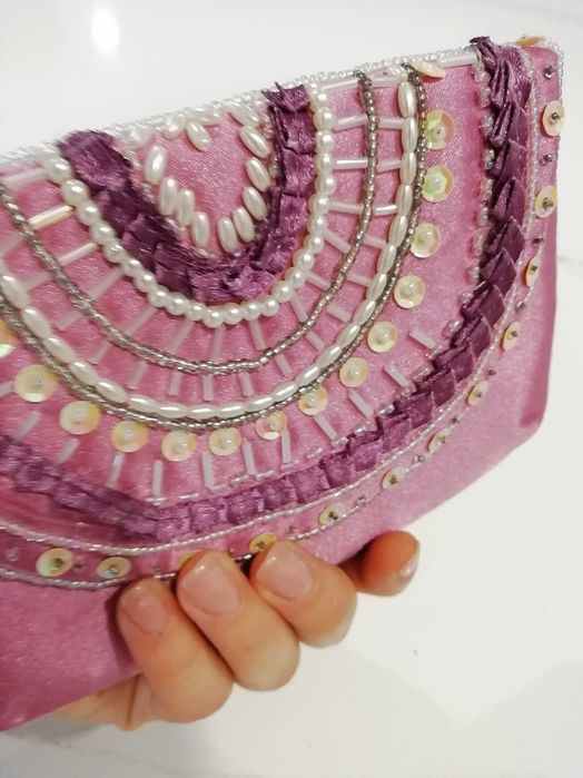 Bolsa de cerimónia lilás