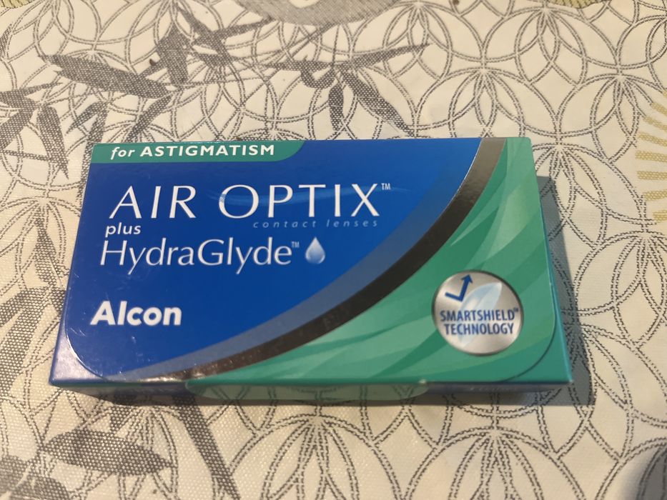 Контактні лінзи Air Optix Plus HydraGlyde for Astigmatism