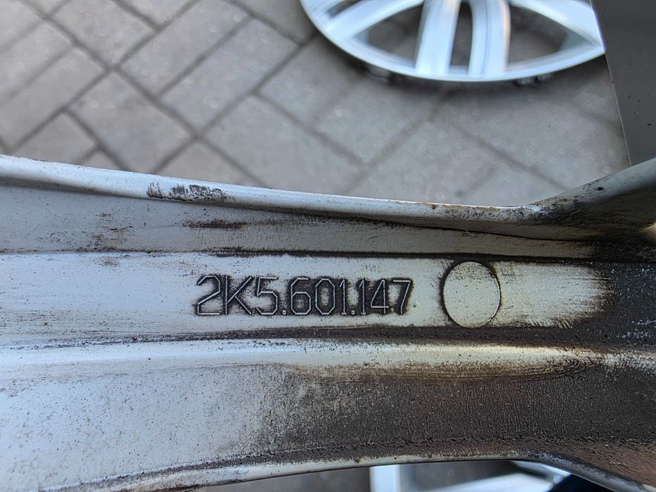 Kołpaki 16” Volkswagen 2K5601147 N5256