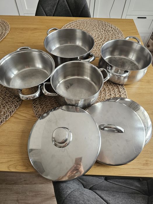 Conjunto de 4 panelas com 3 tampas